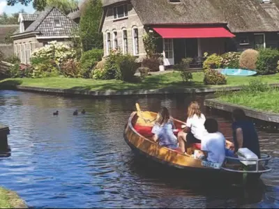 Original Giethoorn Boat