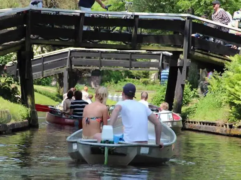 Fluisterboot huren in Giethoorn, Giethoorn