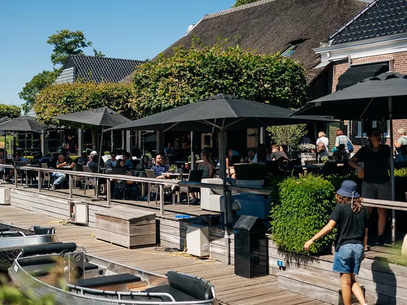 Fahren & 3-Gänge-Dinner in Giethoorn